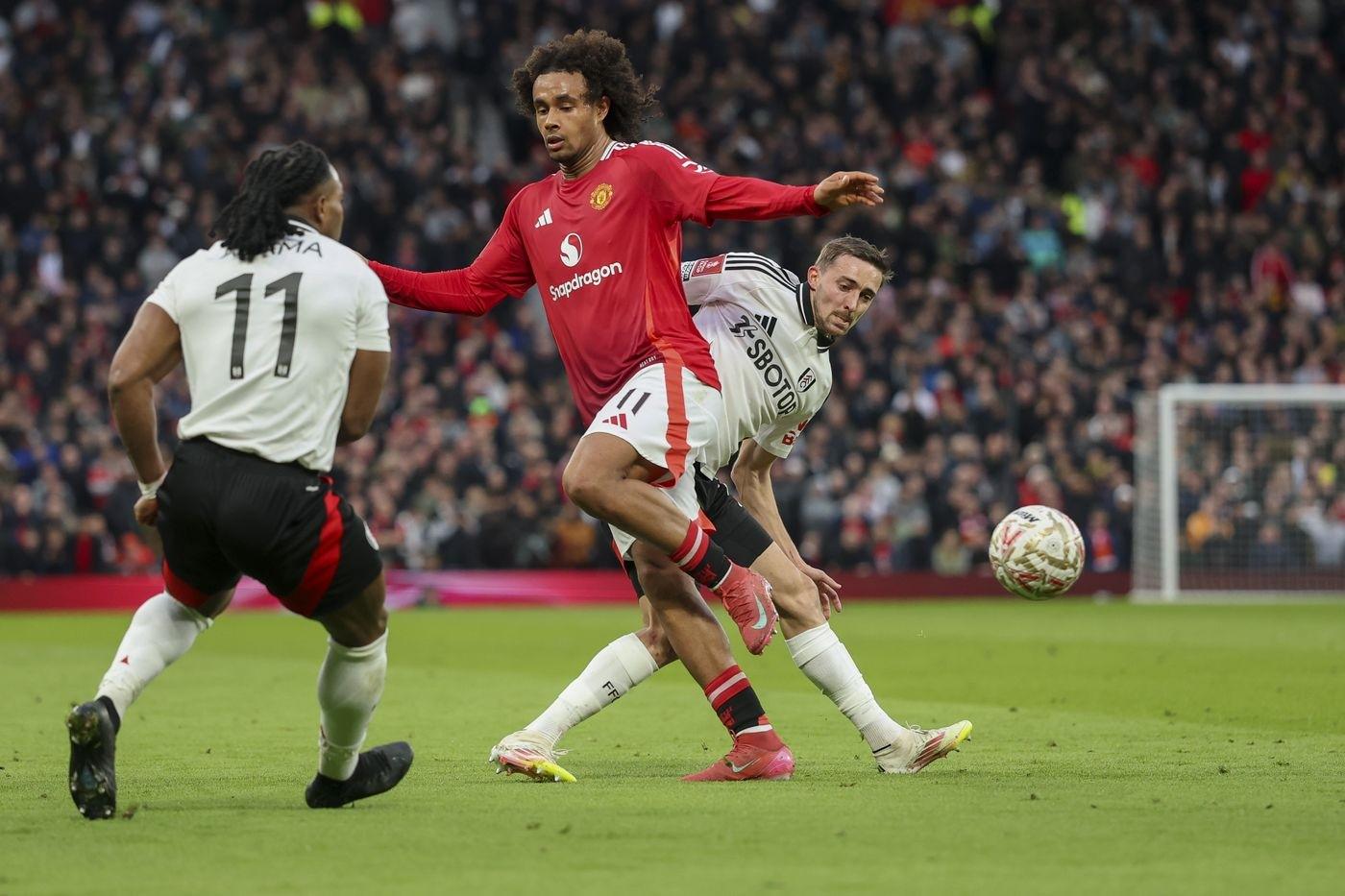 曼联中场表现神勇,助球队轻松赢下比赛 曼联中场表现神勇,助球队轻松赢下比赛