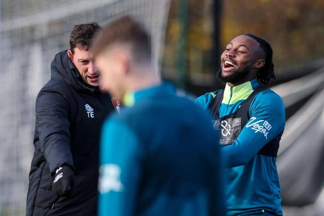 热刺前锋连进两球,助球队反超战局的简单介绍 热刺前锋连进两球,助球队反超战局的简单介绍