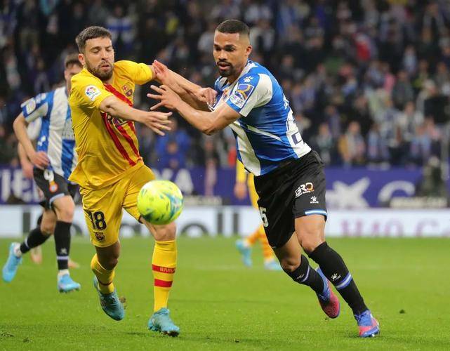 西班牙国家队门将受伤，无缘西甲联赛的简单介绍