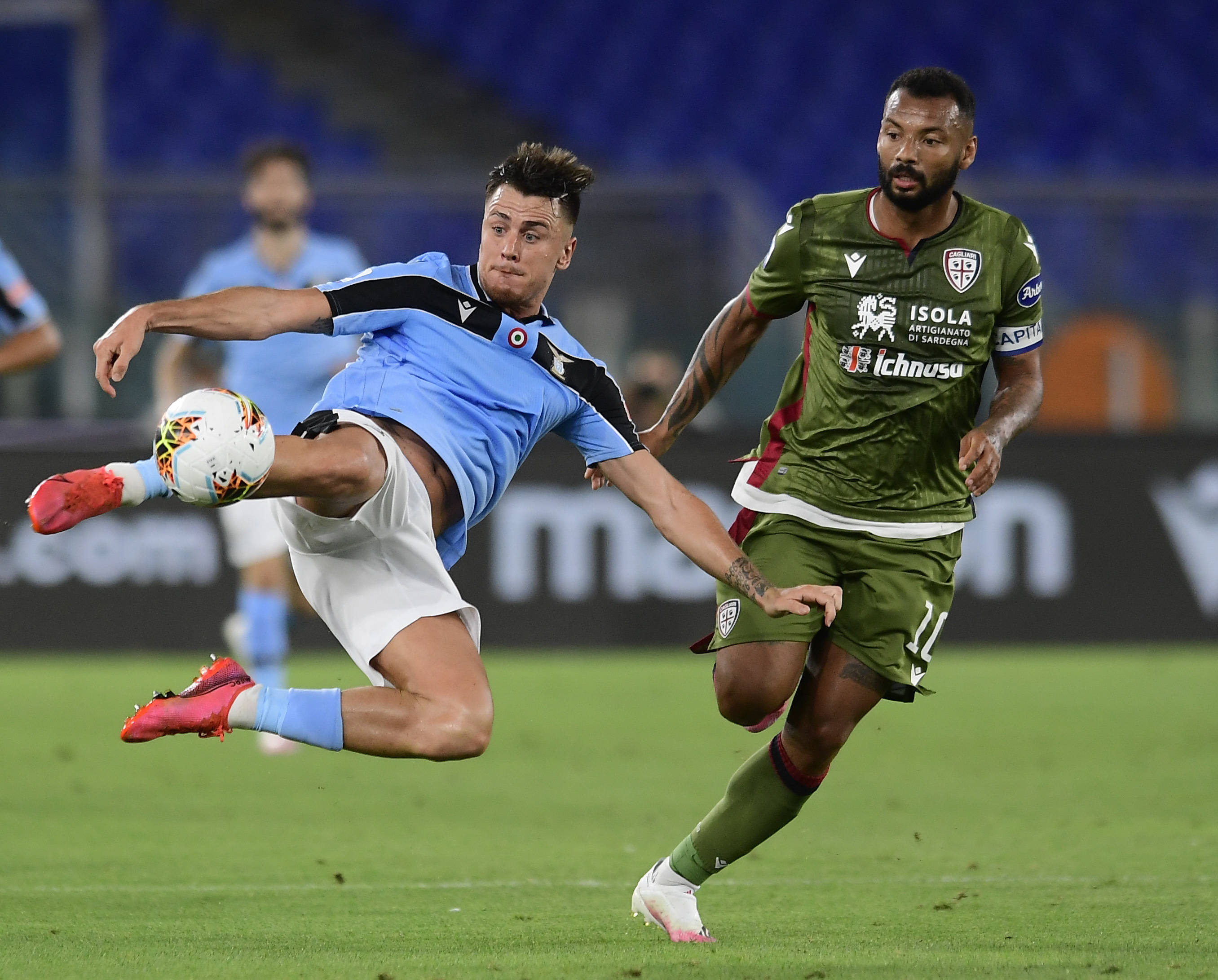 尼斯队在最近一场比赛中迎战劲旅 尼斯队在最近一场比赛中迎战劲旅