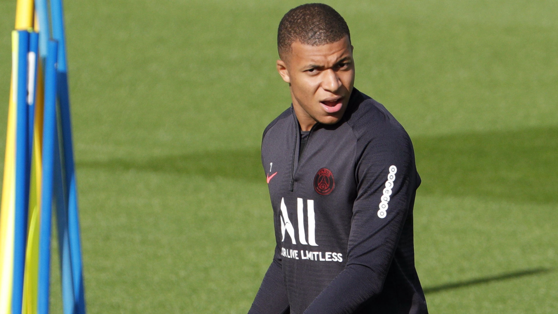 法国战胜对手，稳定欧洲杯资格赛进程