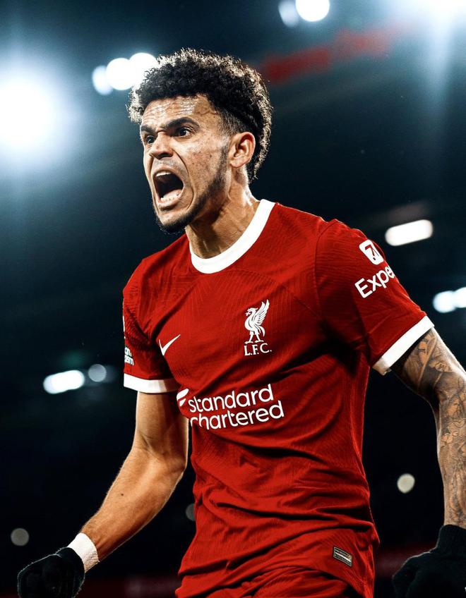 包含利物浦中场功勋宣布退役，结束职业生涯的词条