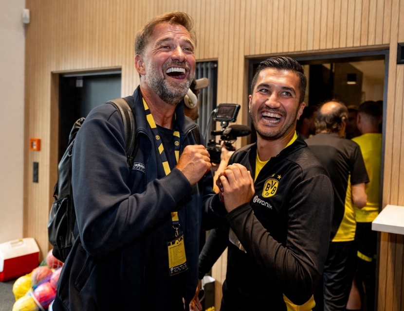 多特蒙德主帅下课风波持续,球迷不满情绪高涨 多特蒙德主帅下课风波持续,球迷不满情绪高涨