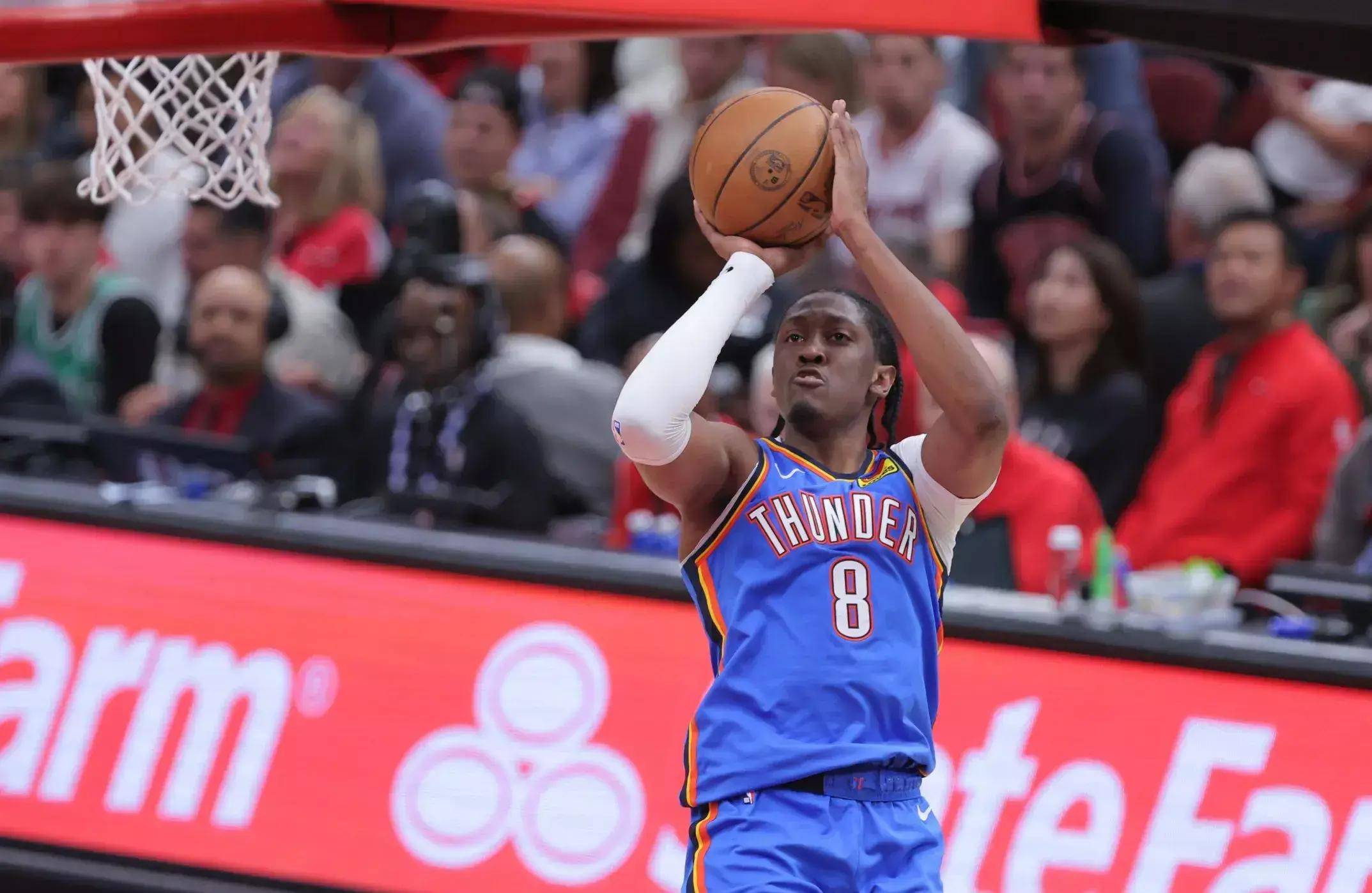 爵士队实力横扫鹈鹕队，继续保持不败