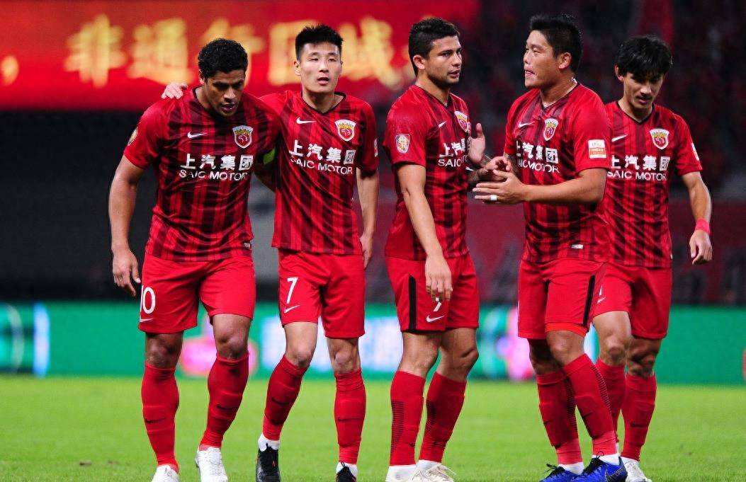 大连一方主场不敌上港,未能取得胜利 大连一方主场不敌上港,未能取得胜利