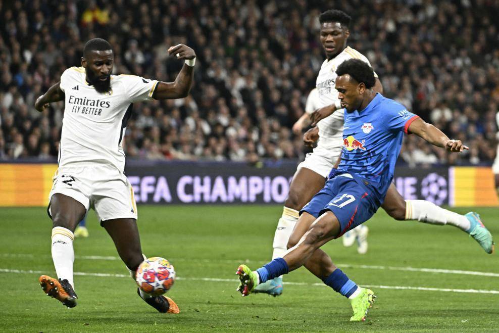 越南球队实现横扫,惊险晋级 越南球队实现横扫,惊险晋级