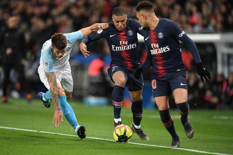 尼斯主场击败对手，保持法甲中游位置