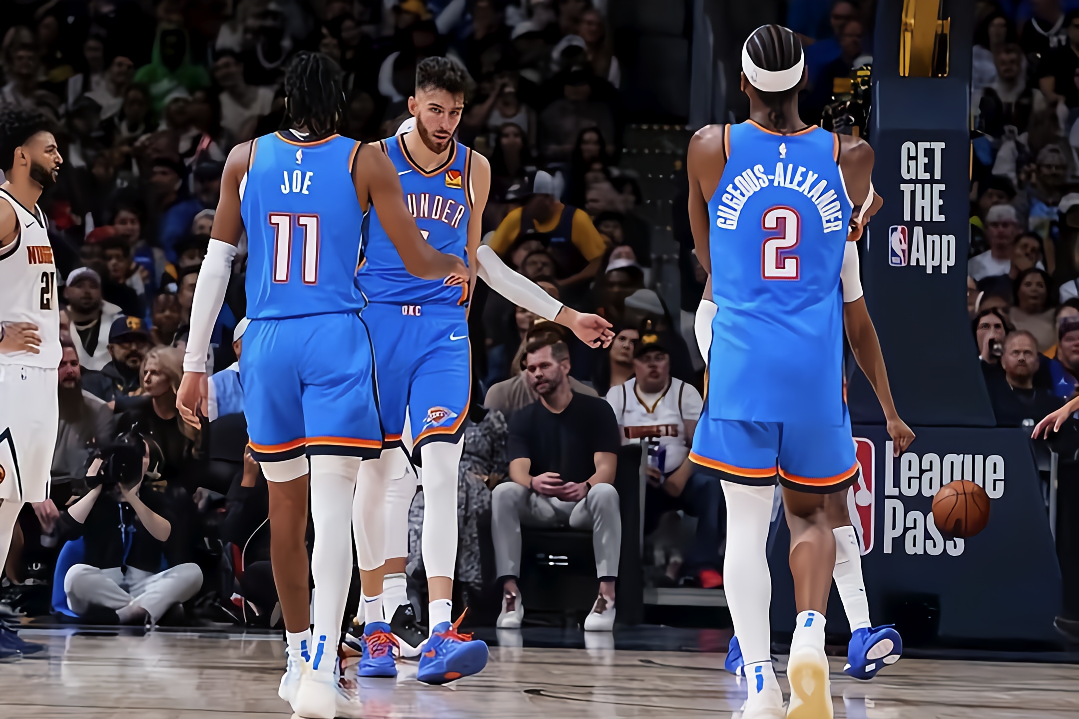 勇士逆袭!Durant带队连胜雷霆晋级西部半决赛 勇士逆袭!Durant带队连胜雷霆晋级西部半决赛