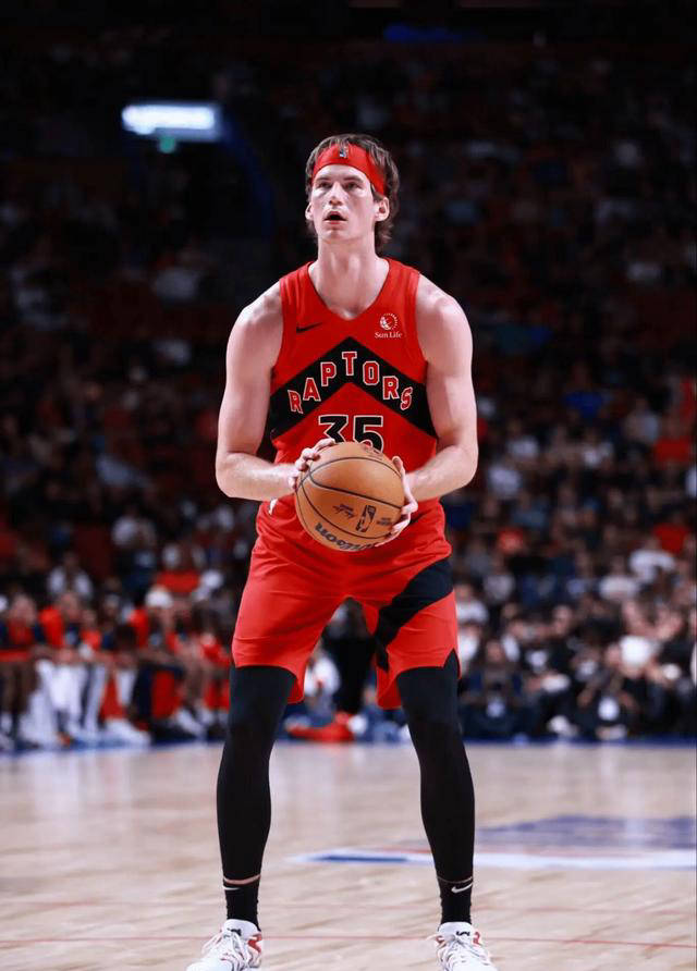 鹈鹕队全明星内线球员霍华德健康状况良好 鹈鹕队全明星内线球员霍华德健康状况良好