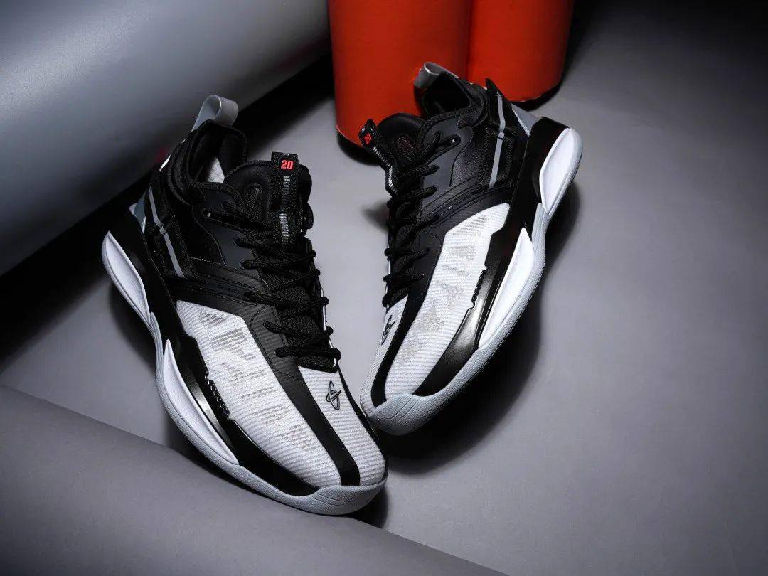 猛龙险胜公牛，戈登-海沃德砍分支撑