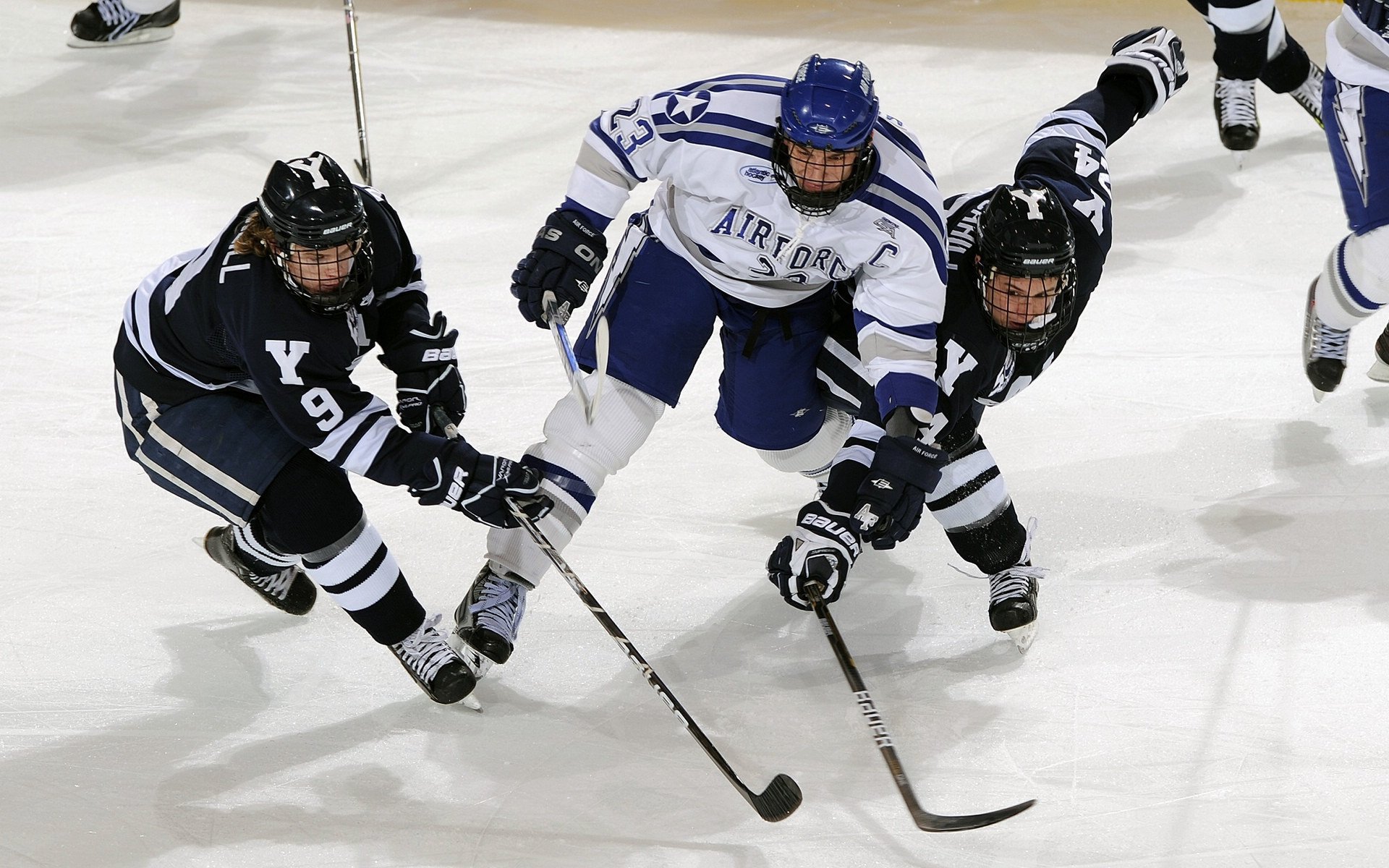 哈登加冕末节之王！关键14分率队击穿篮网防线